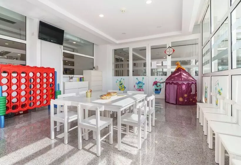 ホテル Alua Gran Camp de Mar