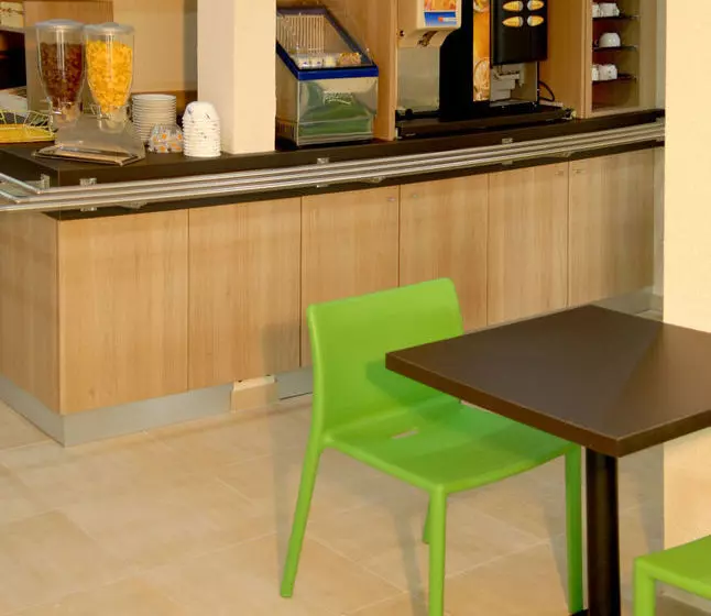 Отель Initial By Balladins Bollène