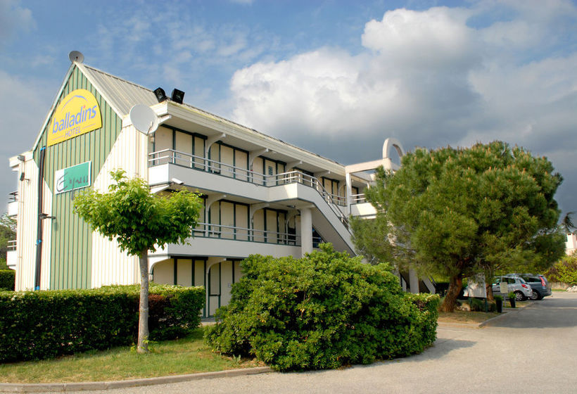 فندق Initial By Balladins Bollène