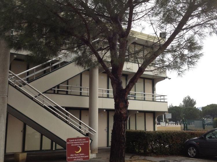 فندق Initial By Balladins Bollène