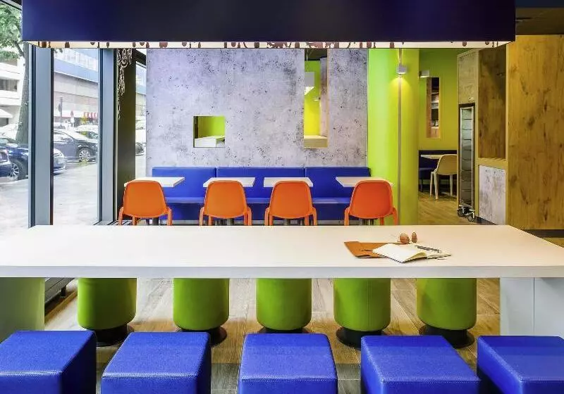 בית מלון כפרי Ibis Budget Marnelavallée Noisylegrand