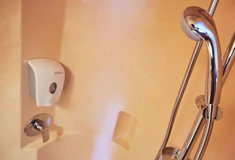 酒店 Kyriad Direct Annemasse Genève