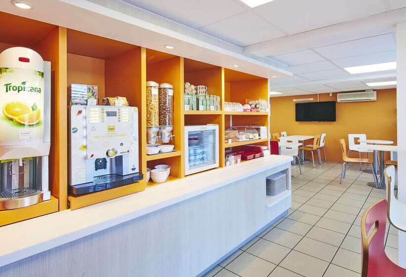 ホテル Kyriad Direct Annemasse Genève