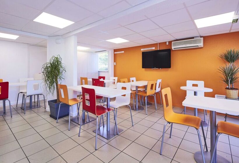 ホテル Kyriad Direct Annemasse Genève