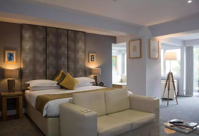 Отель Meadfoot Bay