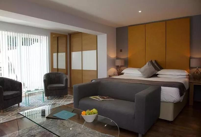 Отель Meadfoot Bay