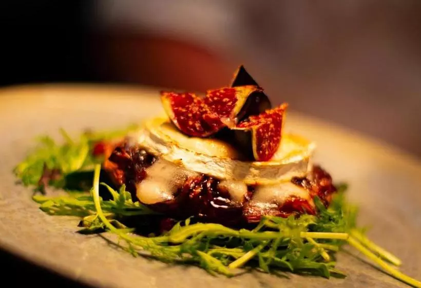 Отель Meadfoot Bay