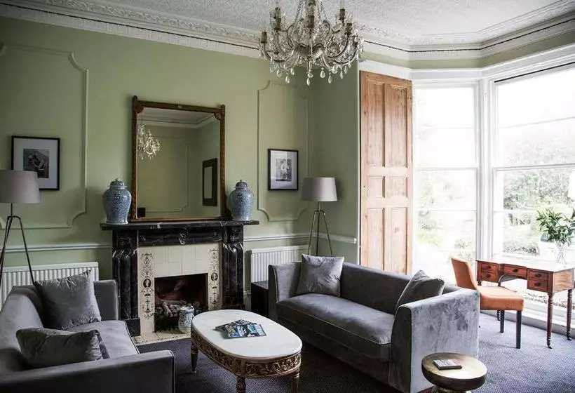 Отель Meadfoot Bay