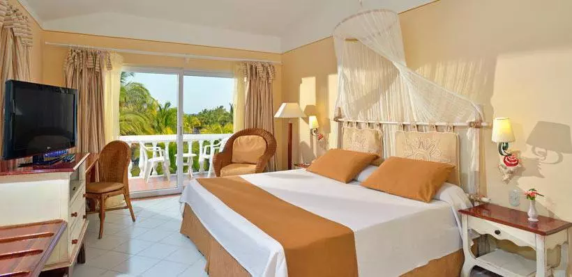 هتل Camino Del Mar