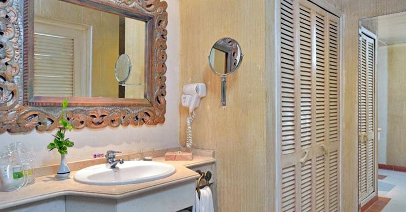 هتل Camino Del Mar