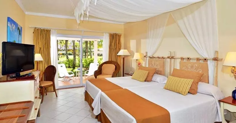 هتل Camino Del Mar