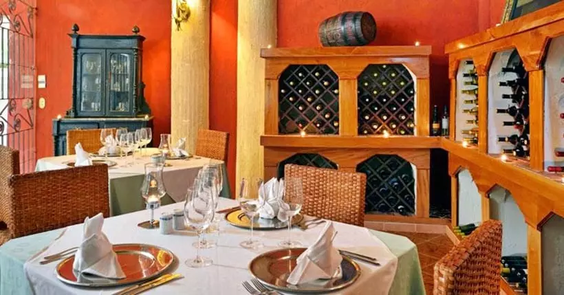 هتل Camino Del Mar