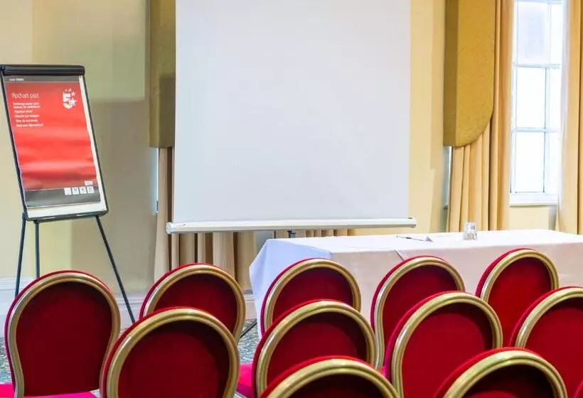 בית מלון כפרי North Stafford