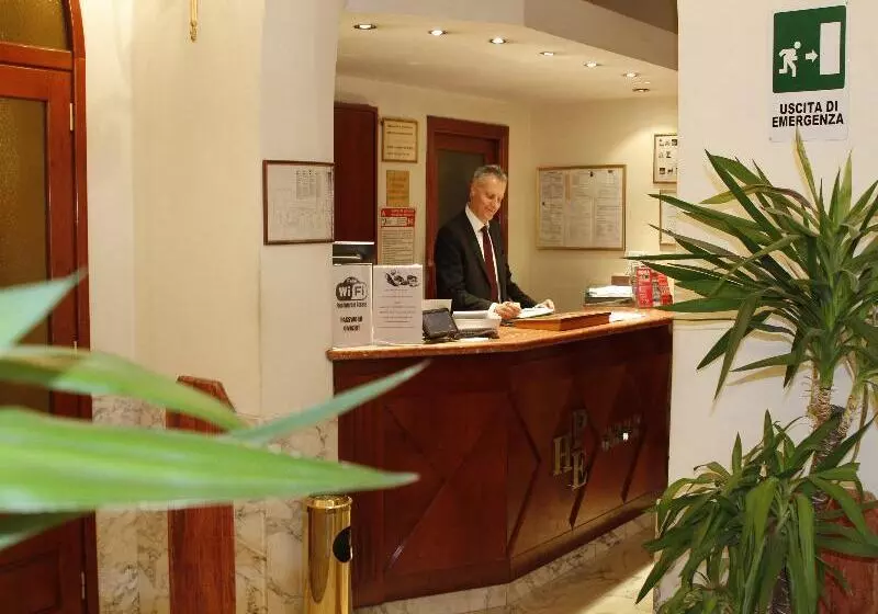 בית מלון כפרי Pace Helvezia