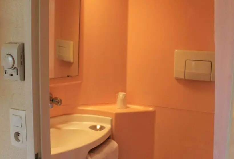 Отель Premiere Classe Pamiers