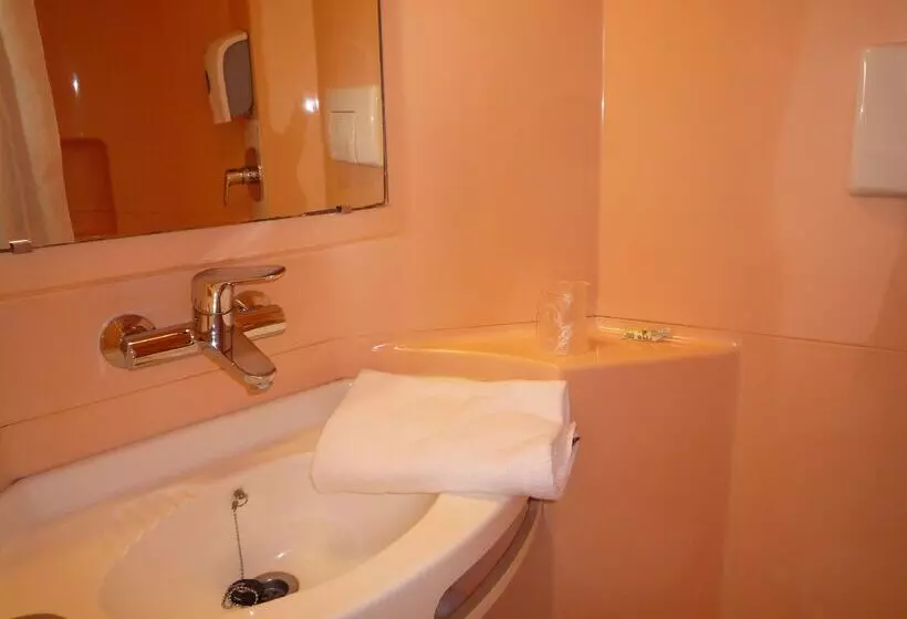 בית מלון כפרי Premiere Classe Valence Sud