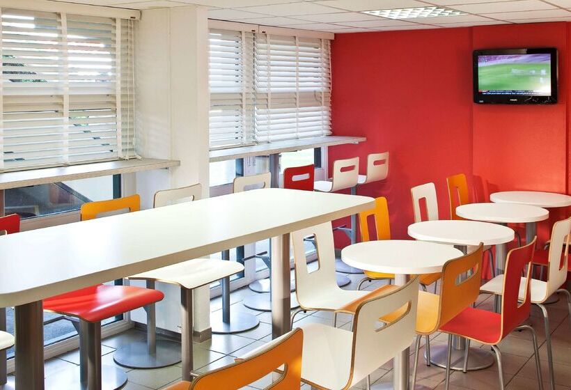 هتل Premiere Classe Valenciennes Ouest Petite Foret