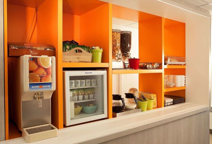 هتل Premiere Classe Valenciennes Ouest Petite Foret