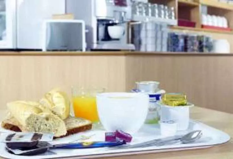 Отель Premiere Classe Vierzon