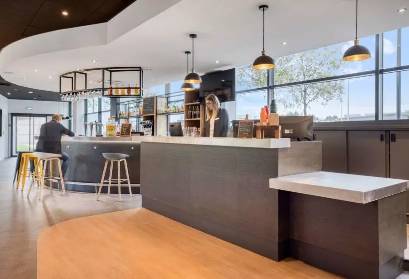 Отель Campanile Rennes Sud Saint Jacques