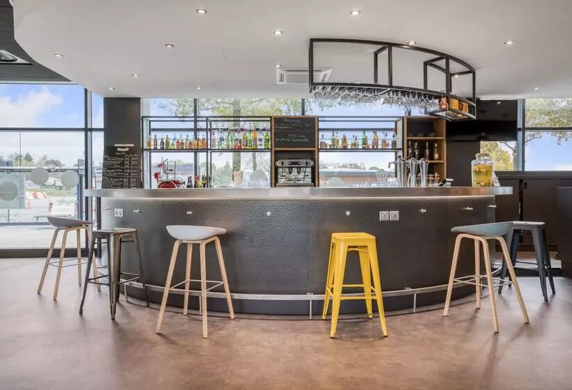 Отель Campanile Rennes Sud Saint Jacques