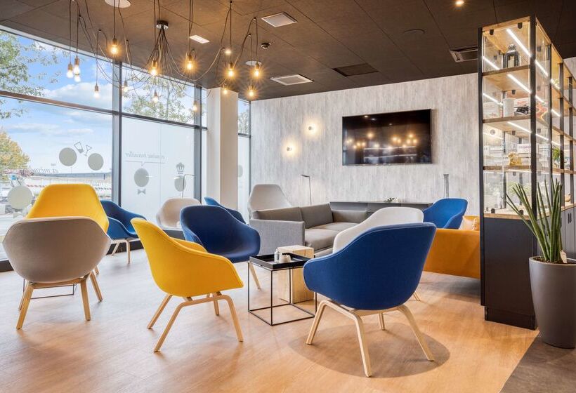 ホテル Campanile Rennes Sud Saint Jacques