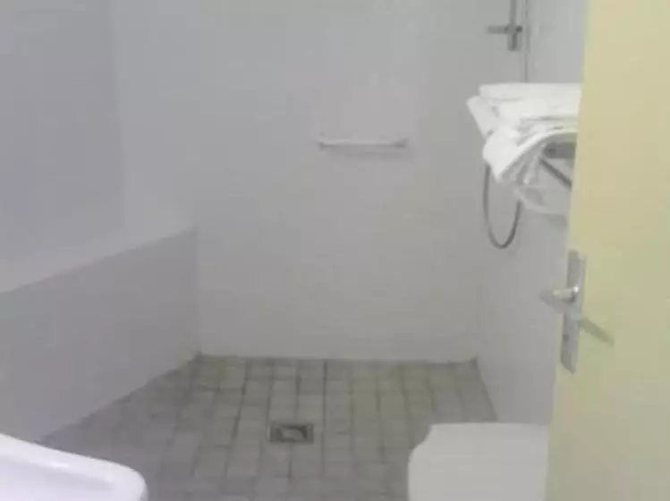 Отель The Originals Access, Hôtel Le Beaulieu