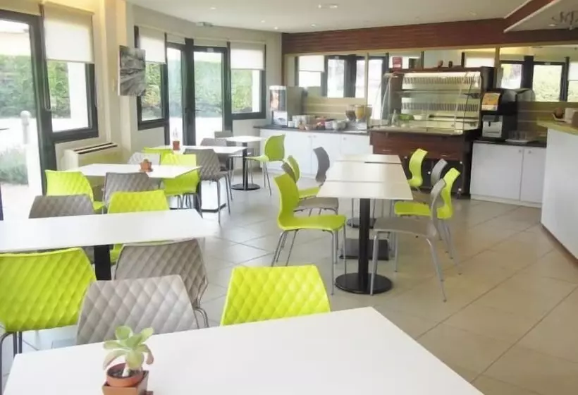 Отель The Originals Access, Hôtel Le Beaulieu