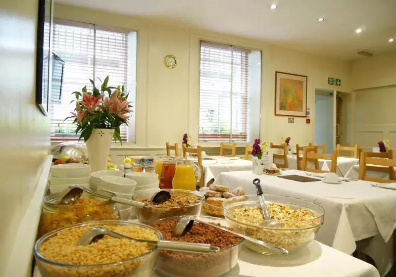 Staunton Hotel   B&b