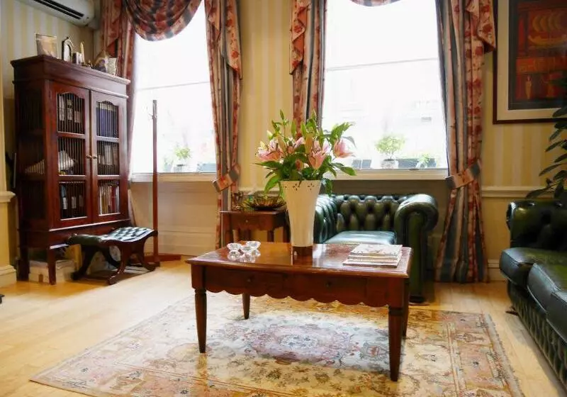 Staunton Hotel   B&b