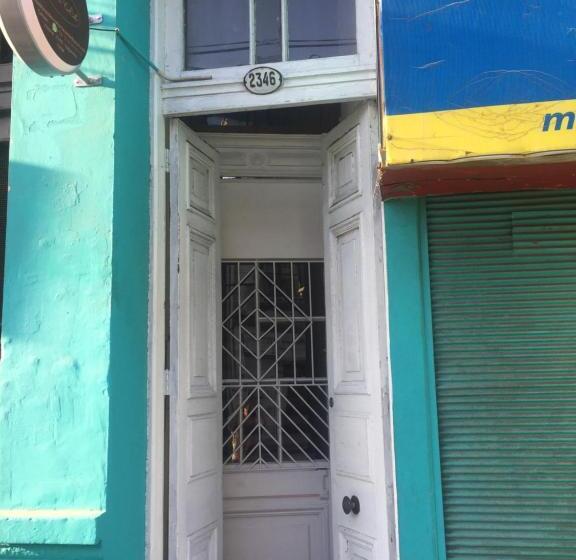 هاستل Hostal Rama & Castle