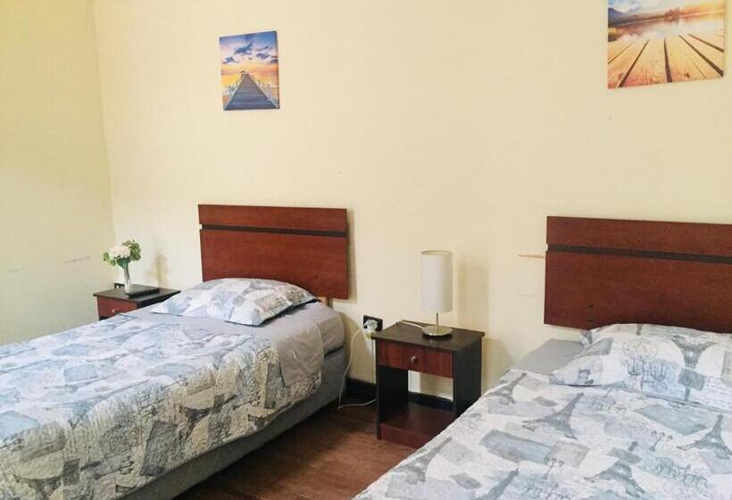 هاستل Hostal Rama & Castle