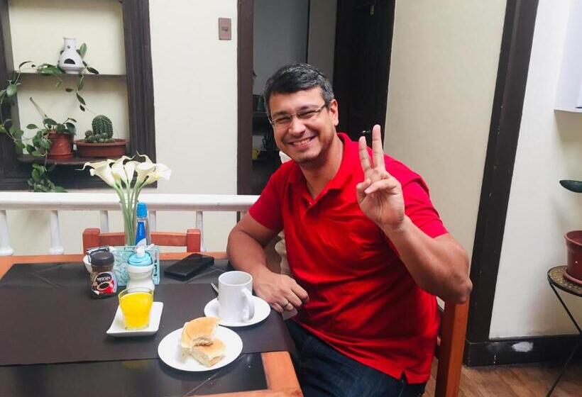 هاستل Hostal Rama & Castle