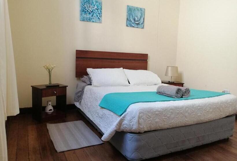 هاستل Hostal Rama & Castle