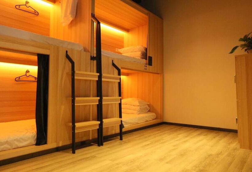 Lijiang Desti Youth Park Hostel