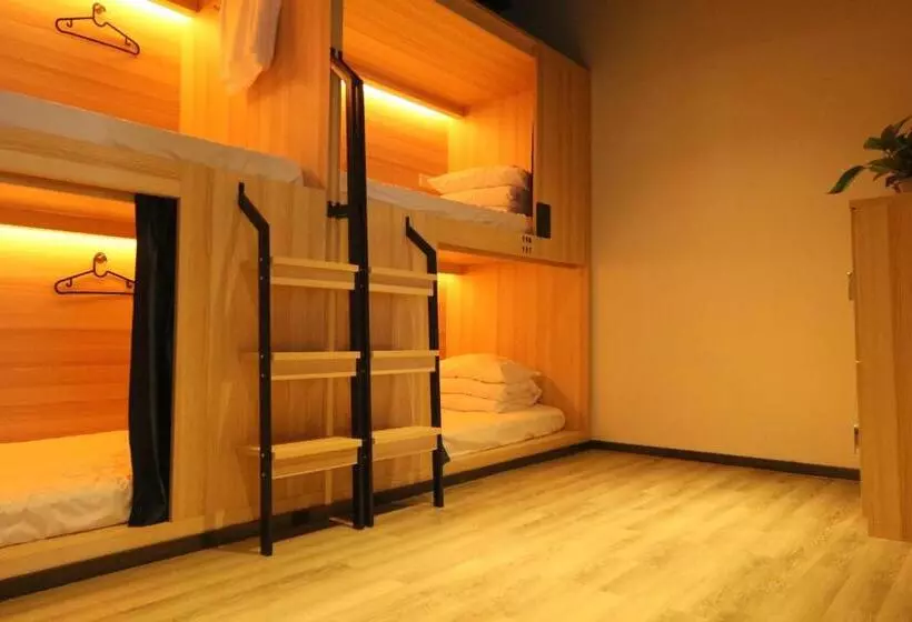 Lijiang Desti Youth Park Hostel