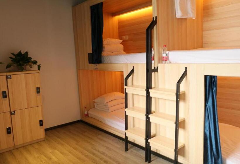 Lijiang Desti Youth Park Hostel