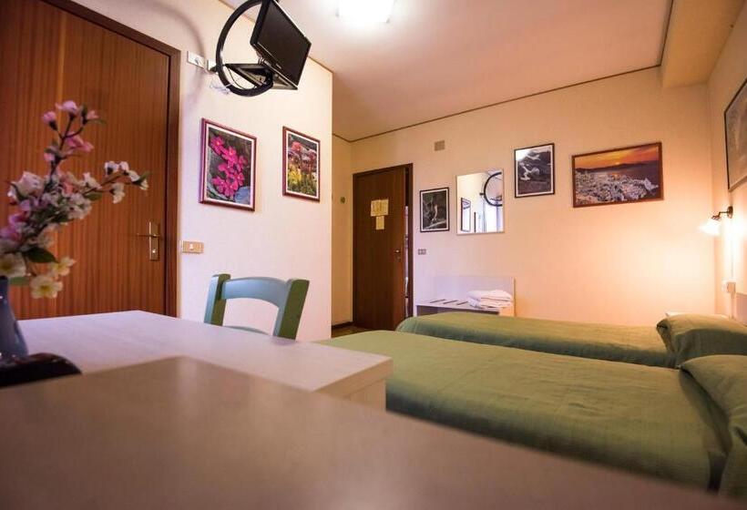 בית מלון כפרי Al Cavallino Bianco