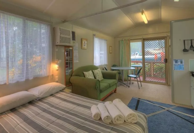 ホテル Flying Fish Point Tourist Park