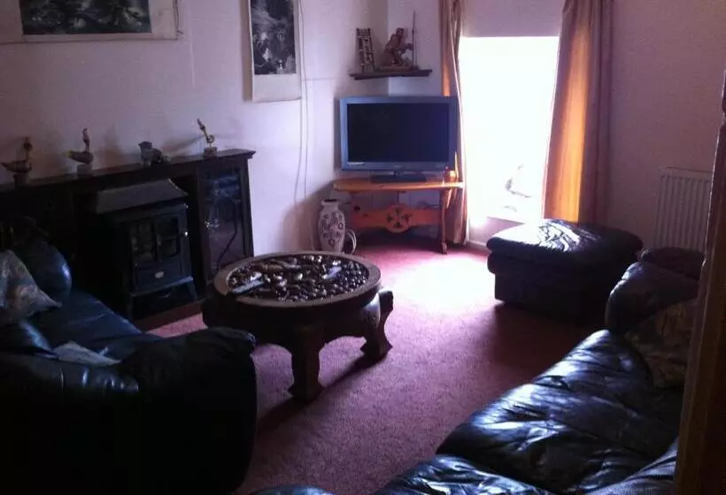 Pantyrathro International Hostel