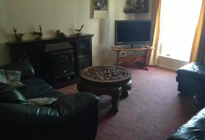 Pantyrathro International Hostel