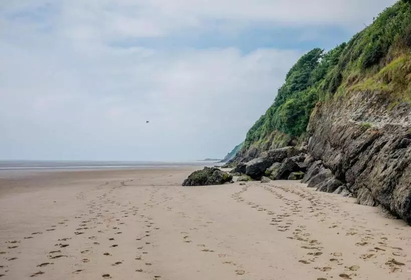 Pantyrathro International Hostel