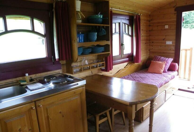 פנסיון Les Roulottes Des Korrigans