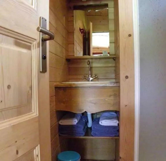 Pension Les Roulottes Des Korrigans