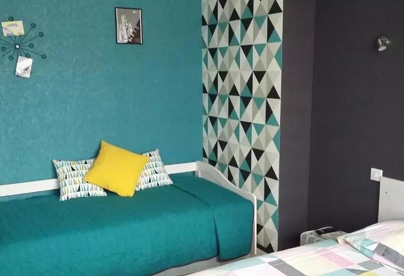 تختخواب و صبحانه Les Chambres De L Ile