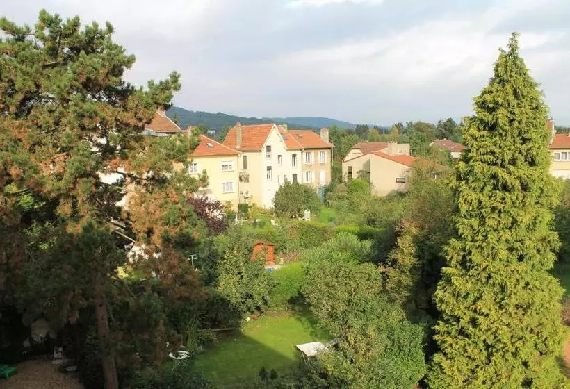 تختخواب و صبحانه Les Chambres De L Ile