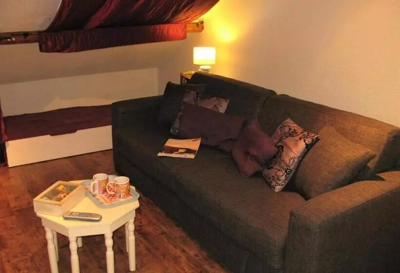 تختخواب و صبحانه Les Chambres De L Ile