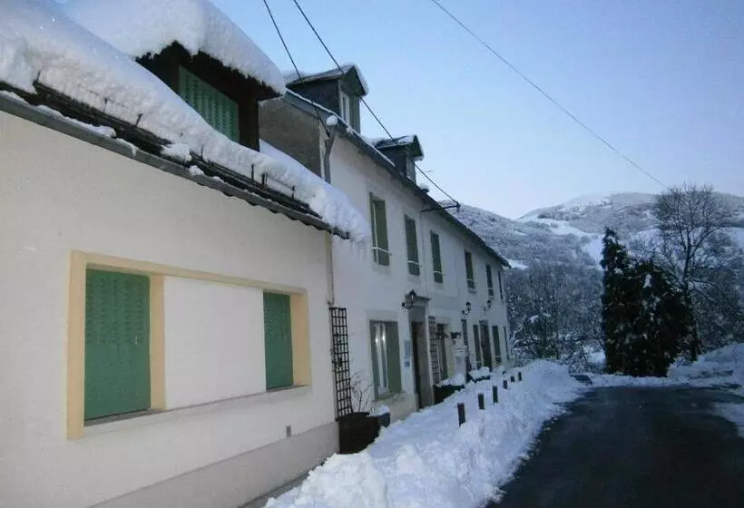 ベッドアンドブレックファースト Les Sources