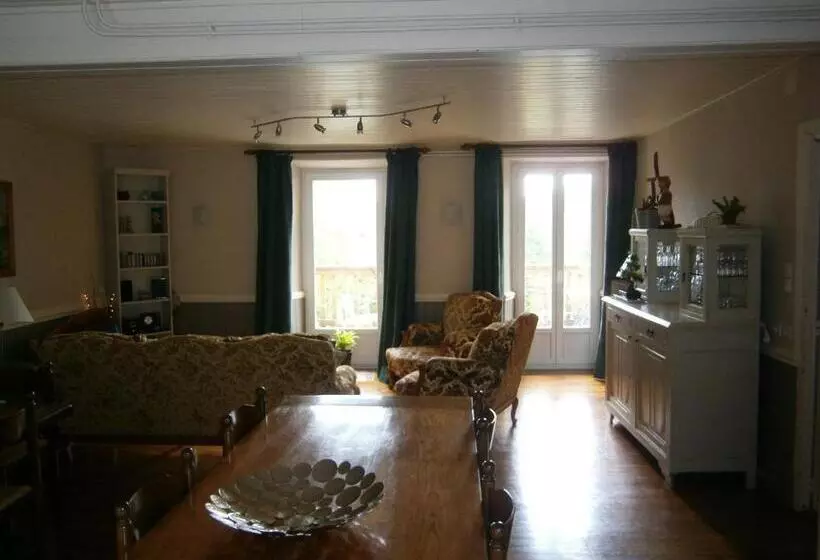 ベッドアンドブレックファースト Les Sources