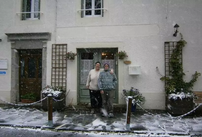 ベッドアンドブレックファースト Les Sources